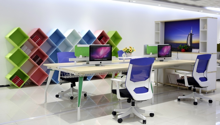 哪些材料更适合用于定制办公室家具？